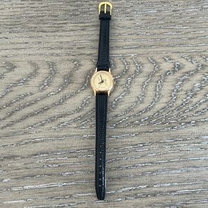 VINTAGE WITTNAUER WOMAN WATCH